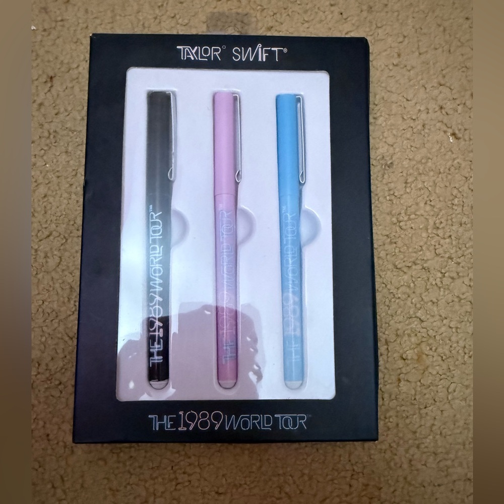Taylor Swift 1989 World Tour Pen Set- Rare